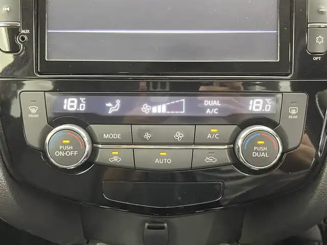 日産 エクストレイル ハイブリッド 20X エマージェンシーブレーキ 富山県 2017(平29)年 4.1万km ダイヤモンドブラック ルーフレール/9インチ純正ナビ(AM/FM/CD/DVD/BT/USB)/フルセグTV/バックカメラ/衝突軽減ブレーキ/横滑り防止装置/前後コーナーセンサー/オートライト/LEDヘッドライト/ETC/前席シートヒーター/レザーシート/横滑り防止装置/純正AW/純正フロアマット/フォグランプ/革巻きステアリング/電動格納ミラー/バニティミラー/ドアバイザー/取扱説明書/保証書