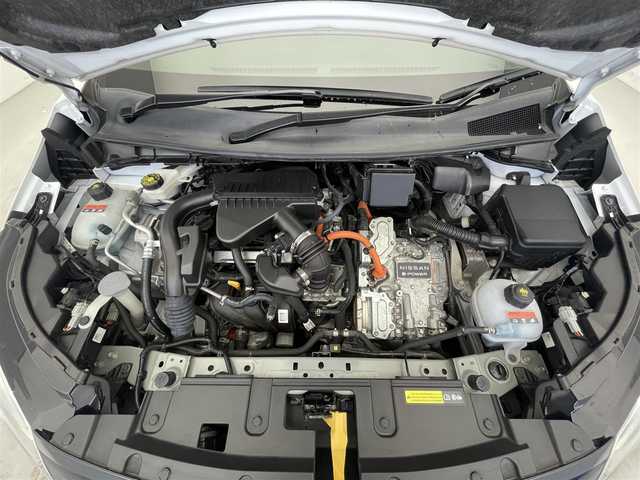 日産 ノート オーテック 滋賀県 2021(令3)年 3.3万km ピュアホワイトパール / スーパーブラック 2トーン プロパイロット/純正メーカー９型ナビ/・HDMI/Bluetooth/USB/AppleCarPlay/レザーシート/インテリジェントルームミラー/アラウンドビューモニター/LEDヘッドライト/社外１７AW（WedsSport）/おくだけ充電/BSM/革巻きステアリング/コーナーセンサー/追従クルーズコントロール/横滑り防止/衝突軽減ブレーキ/前後コーナーセンサー/ETC