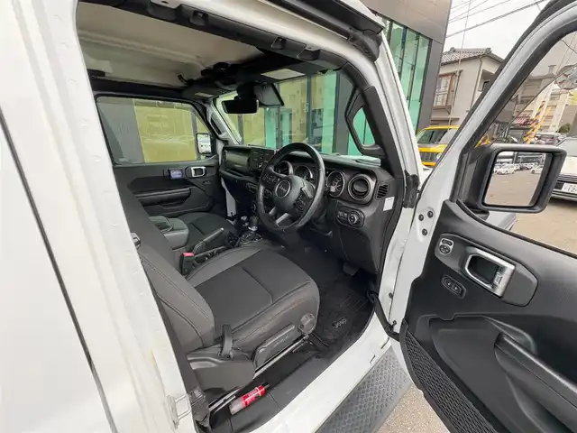 クライスラー・ジープ ジープ ラングラー アンリミテッド スポーツ 石川県 2020(令2)年 2.7万km 白 Panasonicフローティングナビ/フルセグTV/Bluetooth/バックカメラ/サイドカメラ/クリアランスソナー/アダプティブクルーズコントロール/オートライト/トランスファーケースレバー/スマートキー/ドライブレコーダー