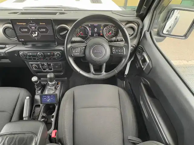 クライスラー・ジープ ジープ ラングラー アンリミテッド スポーツ 石川県 2020(令2)年 2.7万km 白 Panasonicフローティングナビ/フルセグTV/Bluetooth/バックカメラ/サイドカメラ/クリアランスソナー/アダプティブクルーズコントロール/オートライト/トランスファーケースレバー/スマートキー/ドライブレコーダー