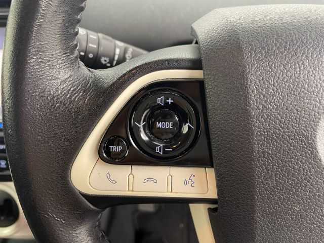 トヨタ プリウス S 大分県 2017(平29)年 6.7万km ホワイトパールクリスタルシャイン 純正9型ナビ　DSZT-YC4T /(CD/DVD/BT/SD/フルセグTV)/バックカメラ/ETC/プッシュスタート/LEDヘッドライト/純正フロアマット/ドアバイザー/ドライブレコーダー前後/オートライト/スマートキー/純正フロアマット/電動格納ウィンカーミラー/ステアリングリモコン/横滑り防止装置/フォグランプ