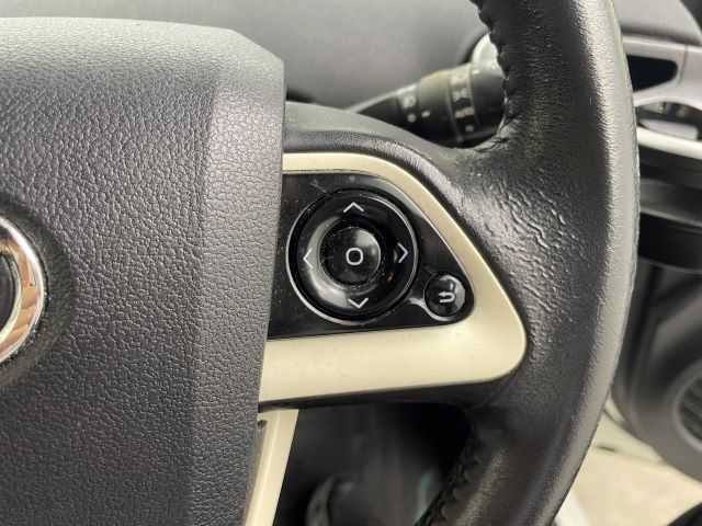 トヨタ プリウス S 大分県 2017(平29)年 6.7万km ホワイトパールクリスタルシャイン 純正9型ナビ　DSZT-YC4T /(CD/DVD/BT/SD/フルセグTV)/バックカメラ/ETC/プッシュスタート/LEDヘッドライト/純正フロアマット/ドアバイザー/ドライブレコーダー前後/オートライト/スマートキー/純正フロアマット/電動格納ウィンカーミラー/ステアリングリモコン/横滑り防止装置/フォグランプ