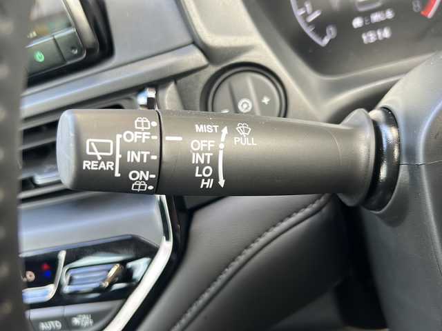 ホンダ ＷＲ－Ｖ Z+ ブラックスタイル 静岡県 2025(令7)年 0.2万km ワイン ホンダセンシング/・バックモニター/・前後コーナーセンサー/・クリアランスソナー/・横滑り防止/・レーンキープアシスト/・踏み間違い防止/・SOSコール/・レーダークルーズコントロール/8インチ純正ナビ/・FM/・AM/・Bluetooth/・フルセグTV/・iPod/・USB/主要装備/・フォグランプ/・LEDヘッドライト/・オートライト/・オートハイビーム/・純正アルミホイール/・純正フロアマット/・ステアリングリモコン/・プッシュスタート/・スマートキー/・スペアキー/・ハーフレザー調シート/・ワンオーナー