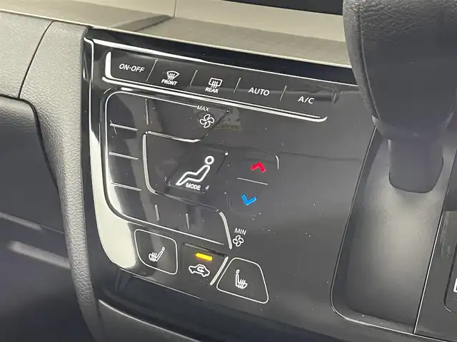 三菱 デリカミニ T プレミアム 滋賀県 2025(令7)年 0.1千km アメジストブラック 純正9インチディスプレイオーディオ/【Bluetooth/Apple CarPlay/Android Auto】/両側パワースライドドア/全方位カメラ/ハーフレザーシート/MI-PILOT/クリアランスソナー/LEDヘッドライト/オートマチックハイビーム/レーンキープアシスト/衝突軽減ブレーキ/ヒルディセントコントロール/D/Nシートヒーター/ステアリングヒーター/デジタルインナーミラー/ルーフレール/電動パーキングブレーキ/オートブレーキホールド/プッシュスタート/スマートキー/ステアリングリモコン