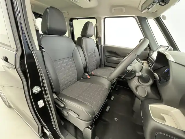 三菱 デリカミニ T プレミアム 滋賀県 2025(令7)年 0.1千km アメジストブラック 純正9インチディスプレイオーディオ/【Bluetooth/Apple CarPlay/Android Auto】/両側パワースライドドア/全方位カメラ/ハーフレザーシート/MI-PILOT/クリアランスソナー/LEDヘッドライト/オートマチックハイビーム/レーンキープアシスト/衝突軽減ブレーキ/ヒルディセントコントロール/D/Nシートヒーター/ステアリングヒーター/デジタルインナーミラー/ルーフレール/電動パーキングブレーキ/オートブレーキホールド/プッシュスタート/スマートキー/ステアリングリモコン