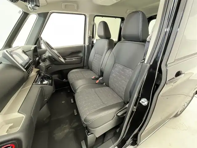 三菱 デリカミニ T プレミアム 滋賀県 2025(令7)年 0.1千km アメジストブラック 純正9インチディスプレイオーディオ/【Bluetooth/Apple CarPlay/Android Auto】/両側パワースライドドア/全方位カメラ/ハーフレザーシート/MI-PILOT/クリアランスソナー/LEDヘッドライト/オートマチックハイビーム/レーンキープアシスト/衝突軽減ブレーキ/ヒルディセントコントロール/D/Nシートヒーター/ステアリングヒーター/デジタルインナーミラー/ルーフレール/電動パーキングブレーキ/オートブレーキホールド/プッシュスタート/スマートキー/ステアリングリモコン