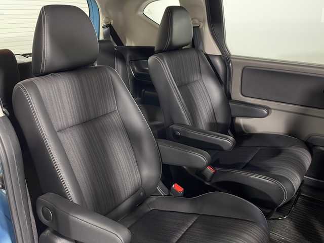 ホンダ フリード G 広島県 2018(平30)年 3.4万km ブルーホライゾンM 純正ナビ（フルセグTV/Bluetooth/DVD）/バックカメラ/片側パワースライドドア/LEDヘッドランプ/オートライト/ハーフレザーシート/純正15インチAW/ビルトインETC/ステアリングスイッチ/スマートキー