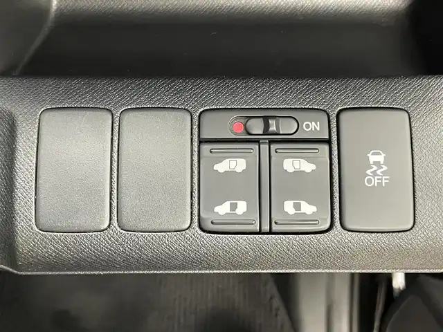 ホンダ ステップワゴン スパーダ Z 埼玉県 2011(平23)年 4.5万km プレミアムブラキッシュパール 純正HDDナビ/　ワンセグTV/CD/DVD/HDD/HDDREC/両側パワースライドドア/バックカメラ/フリップダウンモニター/パドルシフト/ベンチシート/横滑り防止装置/オートライト/純正ビルトインETC/スマートキー/スペアキー/純正フロアマット/純正アルミホイール