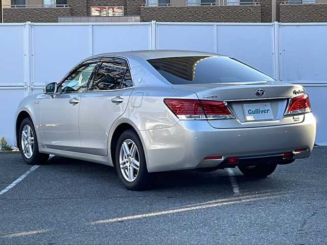 トヨタ クラウン ハイブリッド ロイヤルサルーン Four 秋田県 2015(平27)年 6.9万km プレシャスシルバー ワンオーナー/純正メーカーHDDナビ/　CD/DVD/USB/　フルセグ/Bluetooth/バックカメラ/ビルトインETC/衝突軽減ブレーキ/クルーズコントロール/パワーシート/スマートキー/プッシュスタート/LEDヘッドライト/フォグライト/オートライト/取扱説明書/保証書