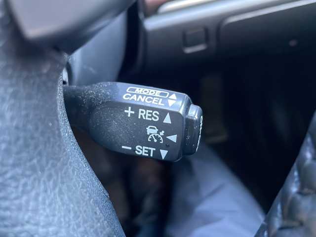 トヨタ クラウン ハイブリッド ロイヤルサルーン Four 秋田県 2015(平27)年 6.9万km プレシャスシルバー ワンオーナー/純正メーカーHDDナビ/　CD/DVD/USB/　フルセグ/Bluetooth/バックカメラ/ビルトインETC/衝突軽減ブレーキ/クルーズコントロール/パワーシート/スマートキー/プッシュスタート/LEDヘッドライト/フォグライト/オートライト/取扱説明書/保証書