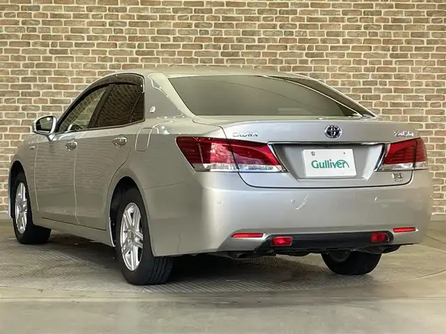 トヨタ クラウン ハイブリッド ロイヤルサルーン Four 岩手県 2015(平27)年 6.9万km プレシャスシルバー ワンオーナー/純正メーカーHDDナビ/　CD/DVD/USB/　フルセグ/Bluetooth/バックカメラ/ビルトインETC/衝突軽減ブレーキ/クルーズコントロール/パワーシート/スマートキー/プッシュスタート/LEDヘッドライト/フォグライト/オートライト/取扱説明書/保証書