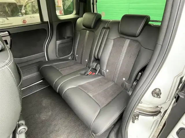 ホンダ Ｎ ＢＯＸ カスタム L ターボ 東京都 2023(令5)年 0.7万km プラチナホワイトパール ターボ/ワンオーナー/純正SDナビ【VXM-234VFi】/（CD/DVD/BTオーディオ/フルセグ）/バックカメラ/ホンダセンシング/・アダクティブクルーズコントロール/・路外逸脱抑制機能/・衝突軽減ブレーキ/・標識認識機能/両側パワースライドドア/ハーフレザーシート/前席シートヒーター/純正フロアマット/前後ドライブレコーダー【DBH-224SD】/ETC/スペアキー×1/取扱説明書/保証書