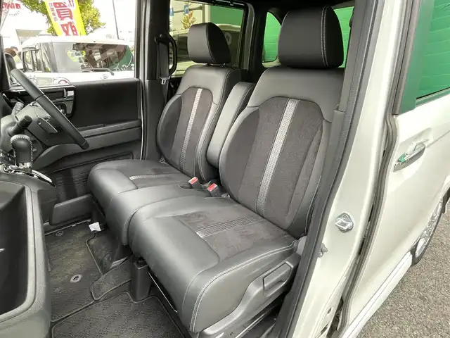 ホンダ Ｎ ＢＯＸ カスタム L ターボ 東京都 2023(令5)年 0.7万km プラチナホワイトパール ターボ/ワンオーナー/純正SDナビ【VXM-234VFi】/（CD/DVD/BTオーディオ/フルセグ）/バックカメラ/ホンダセンシング/・アダクティブクルーズコントロール/・路外逸脱抑制機能/・衝突軽減ブレーキ/・標識認識機能/両側パワースライドドア/ハーフレザーシート/前席シートヒーター/純正フロアマット/前後ドライブレコーダー【DBH-224SD】/ETC/スペアキー×1/取扱説明書/保証書