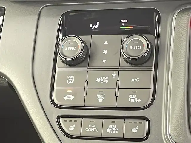 ホンダ ステップワゴン スパーダ eHEV 千葉県 2025(令7)年 0.1千km プラチナホワイトパール 登録済未使用車/純正11.4インチナビ/・LXM-247VFLi/・CD/DVD/BT/ACP/AA/フルセグ/Honda SENSING/・衝突軽減ブレーキ（CMBS）/・先行車発進お知らせ機能/・歩行者事故低減ステアリング/・路外逸脱抑制機能●標識認識機能/・渋滞追従機能付アダプティブクルーズコントロール（ACC）/・車線維持支援システム（LKAS）/・トラフィックジャムアシスト（渋滞運転支援機能）/・ブラインドスポットインフォメーション/・誤発進抑制機能/・後方誤発進抑制機能/・近距離衝突軽減ブレーキ/・急アクセル抑制機能/・パーキングセンサーシステム/・オートハイビーム/ブラインドスポットインフォメーション/両側パワースライドドア/パワーテールゲート(メモリー機能付)/バックカメラ/ハーフレザーシート/前席シートヒーター/LEDヘッドライト/パドルシフト/スマートキー/スペアキー/純正16インチアルミホイール