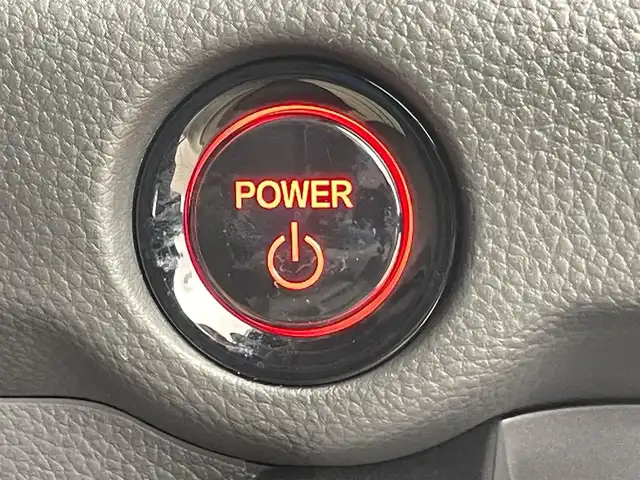 ホンダ ステップワゴン スパーダ eHEV 千葉県 2025(令7)年 0.1千km プラチナホワイトパール 登録済未使用車/純正11.4インチナビ/・LXM-247VFLi/・CD/DVD/BT/ACP/AA/フルセグ/Honda SENSING/・衝突軽減ブレーキ（CMBS）/・先行車発進お知らせ機能/・歩行者事故低減ステアリング/・路外逸脱抑制機能●標識認識機能/・渋滞追従機能付アダプティブクルーズコントロール（ACC）/・車線維持支援システム（LKAS）/・トラフィックジャムアシスト（渋滞運転支援機能）/・ブラインドスポットインフォメーション/・誤発進抑制機能/・後方誤発進抑制機能/・近距離衝突軽減ブレーキ/・急アクセル抑制機能/・パーキングセンサーシステム/・オートハイビーム/ブラインドスポットインフォメーション/両側パワースライドドア/パワーテールゲート(メモリー機能付)/バックカメラ/ハーフレザーシート/前席シートヒーター/LEDヘッドライト/パドルシフト/スマートキー/スペアキー/純正16インチアルミホイール