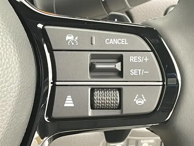 ホンダ ステップワゴン スパーダ eHEV 千葉県 2025(令7)年 0.1千km プラチナホワイトパール 登録済未使用車/純正11.4インチナビ/・LXM-247VFLi/・CD/DVD/BT/ACP/AA/フルセグ/Honda SENSING/・衝突軽減ブレーキ（CMBS）/・先行車発進お知らせ機能/・歩行者事故低減ステアリング/・路外逸脱抑制機能●標識認識機能/・渋滞追従機能付アダプティブクルーズコントロール（ACC）/・車線維持支援システム（LKAS）/・トラフィックジャムアシスト（渋滞運転支援機能）/・ブラインドスポットインフォメーション/・誤発進抑制機能/・後方誤発進抑制機能/・近距離衝突軽減ブレーキ/・急アクセル抑制機能/・パーキングセンサーシステム/・オートハイビーム/ブラインドスポットインフォメーション/両側パワースライドドア/パワーテールゲート(メモリー機能付)/バックカメラ/ハーフレザーシート/前席シートヒーター/LEDヘッドライト/パドルシフト/スマートキー/スペアキー/純正16インチアルミホイール