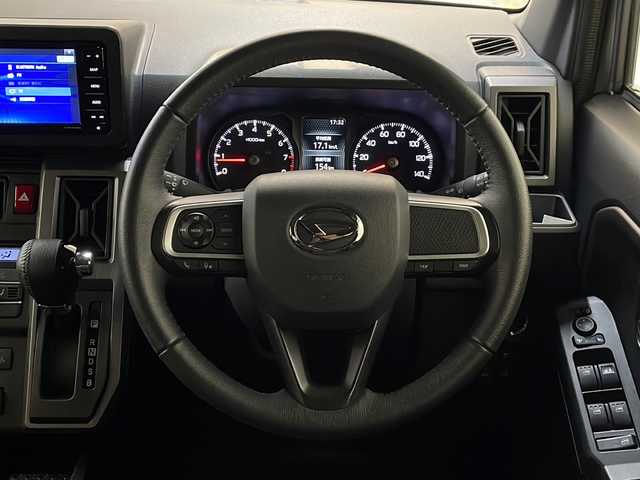 ダイハツ タフト G ダーククロムベンチャー 新潟県 2023(令5)年 2.6万km セラミックグリーンM 4WD/社外SDナビ(CN-HE02WD)/CD/DVD/BT/フルセグテレビ/SDミュージックサーバー/バックカメラ/ETC/ガラスルーフ/衝突被害軽減ブレーキ/シートヒーター /コーナーセンサー/ステアリングスイッチ/スマートキー/プッシュスタート/LEDヘッドライト/オートライト/オートハイビーム/フォグランプ