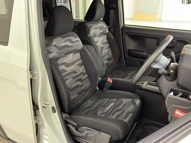 ダイハツ タフト G ダーククロムベンチャー 新潟県 2023(令5)年 2.6万km セラミックグリーンM 4WD/社外SDナビ(CN-HE02WD)/CD/DVD/BT/フルセグテレビ/SDミュージックサーバー/バックカメラ/ETC/ガラスルーフ/衝突被害軽減ブレーキ/シートヒーター /コーナーセンサー/ステアリングスイッチ/スマートキー/プッシュスタート/LEDヘッドライト/オートライト/オートハイビーム/フォグランプ