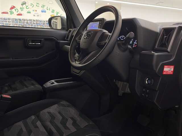 ダイハツ タフト G ダーククロムベンチャー 新潟県 2023(令5)年 2.6万km セラミックグリーンM 4WD/社外SDナビ(CN-HE02WD)/CD/DVD/BT/フルセグテレビ/SDミュージックサーバー/バックカメラ/ETC/ガラスルーフ/衝突被害軽減ブレーキ/シートヒーター /コーナーセンサー/ステアリングスイッチ/スマートキー/プッシュスタート/LEDヘッドライト/オートライト/オートハイビーム/フォグランプ