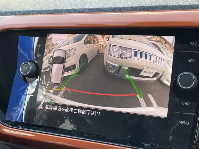 フォルクスワーゲン Ｔ－クロス TSI 1stプラス 大分県 2020(令2)年 3.3万km ピュアホワイト ハーフレザーシート/純正メモリーナビ/　CD/DVD/BT/USB/ラジオ/フルセグ/バックカメラ/ETC2.0/レーンキープアシストシステム/スタティックコーナリングライト /デイタイムランニングライト/ブラインドスポットディテクション（後方死角検知機能）/ドライバー疲労検知システム/パークディスタンスコントロール/リヤトラフィックアラート/プロアクティブ・オキュパント・プロテクション/ESC（エレクトロニック・スタビリティ・コントロール）/ドライブレコーダー（HDR360G)/プッシュエンジン/クリアランスソナー/アイドリングストップ/パーキングアシスト/ステアリングスイッチ/チルステアリング/レベライザー/ウィンカーミラー/ブライングスポット/オートハイビーム/スマートフォンワイヤレスチャージング /リアトラックアシスト/アダプティブクルーズコントロール/純正マット/プライバシーガラス/ルーフレール/保証書/取扱説明書