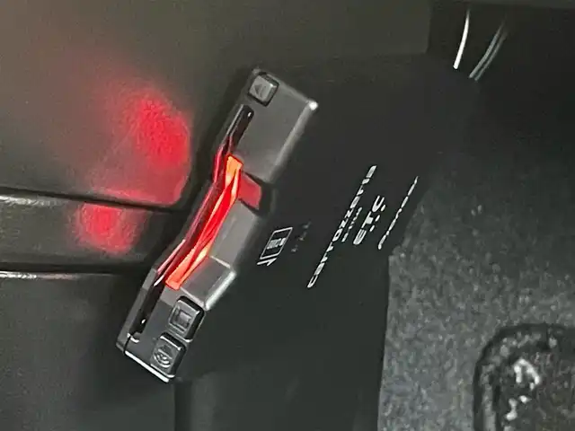 スズキ ソリオ バンディット HV MV 東京都 2025(令7)年 0.3万km キャラバンアイボリーPM ワンオーナー　/純正９型メモリナビ＆フルセグ /・BluetoothAudio/USB/・AppleCarPlay/AndroidAuto/アラウンドビューモニター /両側パワーうスライドドア/純正LEDヘッドライト/ヘッドアップディスプレィ /ブラインドスポットモニター/デュアルセンサーブレーキサポート /LEDヘッドライト /前席シートヒーター/レーンキープアシスト /360°ドライブレコーダー/純正フロアマット/I-STOP/横滑り防止/スマートキー/プッシュエンジンスタート/保証書＆取説