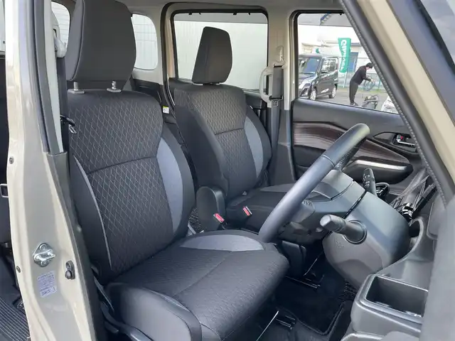 スズキ ソリオ バンディット HV MV 東京都 2025(令7)年 0.3万km キャラバンアイボリーPM ワンオーナー　/純正９型メモリナビ＆フルセグ /・BluetoothAudio/USB/・AppleCarPlay/AndroidAuto/アラウンドビューモニター /両側パワーうスライドドア/純正LEDヘッドライト/ヘッドアップディスプレィ /ブラインドスポットモニター/デュアルセンサーブレーキサポート /LEDヘッドライト /前席シートヒーター/レーンキープアシスト /360°ドライブレコーダー/純正フロアマット/I-STOP/横滑り防止/スマートキー/プッシュエンジンスタート/保証書＆取説