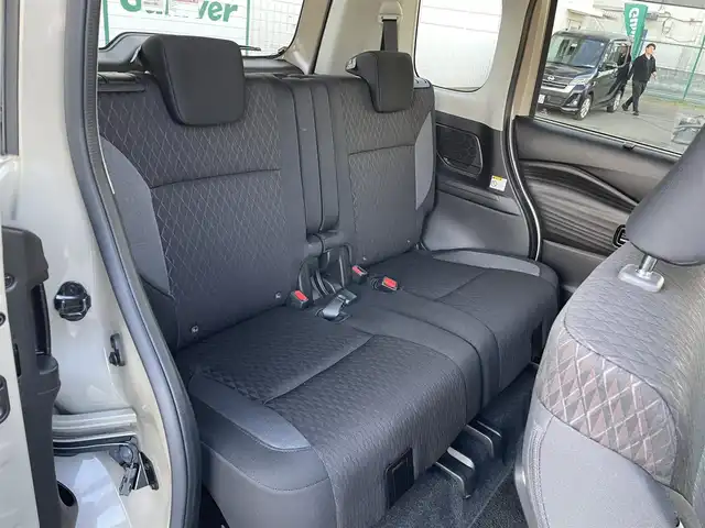 スズキ ソリオ バンディット HV MV 東京都 2025(令7)年 0.3万km キャラバンアイボリーPM ワンオーナー　/純正９型メモリナビ＆フルセグ /・BluetoothAudio/USB/・AppleCarPlay/AndroidAuto/アラウンドビューモニター /両側パワーうスライドドア/純正LEDヘッドライト/ヘッドアップディスプレィ /ブラインドスポットモニター/デュアルセンサーブレーキサポート /LEDヘッドライト /前席シートヒーター/レーンキープアシスト /360°ドライブレコーダー/純正フロアマット/I-STOP/横滑り防止/スマートキー/プッシュエンジンスタート/保証書＆取説