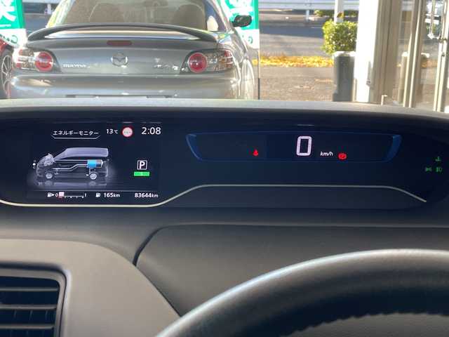 日産 セレナ e－パワー ハイウェイスター V 岐阜県 2019(令1)年 8.4万km ブリリアントホワイトパール /純正10インチSDナビ/(iPod/SD/FM/AM/フルセグTV/USB/BT/CD/DVD)//メーカーOP セーフティパックB/(SRSカーテンエアバッグ)/(踏み間違い衝突防止アシスト)/(インテリジェント　パーキングアシスト)/(標識検知機能)/(インテリジェント　アラウンドビューモニター)/(インテリジェント　DA)/(フロント&バックソナー)/(電動パーキングブレーキ)/(オートブレーキホールド)/(プロパイロット)/(インテリジェント　LI)/(ヒーター付ドアミラー)/(ステアリングスイッチ)//メーカーセットOP/(プレミアムインテリア)/(シート地　グラデーション織物)/(本革巻3本スポークステアリング)//ディーラーOP/(後席専用モニター)/(ETC)/(前方ドライブレコーダー)//純正フロアマット//純正ドアバイザー//純正LEDヘッドライト//スペアキー×1