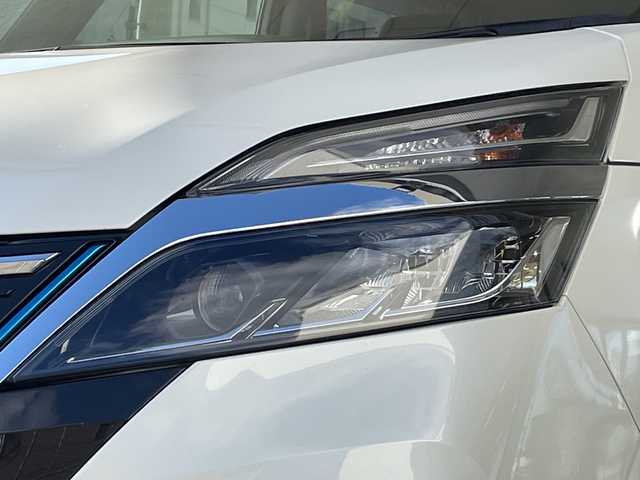 日産 セレナ e－パワー ハイウェイスター V 岐阜県 2019(令1)年 8.4万km ブリリアントホワイトパール /純正10インチSDナビ/(iPod/SD/FM/AM/フルセグTV/USB/BT/CD/DVD)//メーカーOP セーフティパックB/(SRSカーテンエアバッグ)/(踏み間違い衝突防止アシスト)/(インテリジェント　パーキングアシスト)/(標識検知機能)/(インテリジェント　アラウンドビューモニター)/(インテリジェント　DA)/(フロント&バックソナー)/(電動パーキングブレーキ)/(オートブレーキホールド)/(プロパイロット)/(インテリジェント　LI)/(ヒーター付ドアミラー)/(ステアリングスイッチ)//メーカーセットOP/(プレミアムインテリア)/(シート地　グラデーション織物)/(本革巻3本スポークステアリング)//ディーラーOP/(後席専用モニター)/(ETC)/(前方ドライブレコーダー)//純正フロアマット//純正ドアバイザー//純正LEDヘッドライト//スペアキー×1