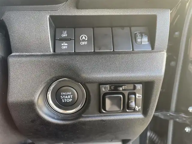 スズキ ジムニー XL 富山県 2024(令6)年 3.3万km ブルーイッシュブラックパール3 革調シートカバー/社外７インチナビ／/フルセグＴＶ／/Ｂｌｕｅｔｏｏｔｈ／/ＤＶＤ再生／/リフトアップサスペンション／/社外マフラー／/ＥＴＣ／/シートヒーター／/スマートキー／/プッシュスタート／/室内ルーフキャリア