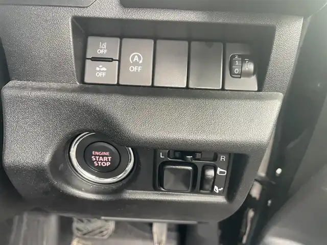 スズキ ジムニー XL 富山県 2024(令6)年 3.3万km ブルーイッシュブラックパール3 革調シートカバー/社外７インチナビ／/フルセグＴＶ／/Ｂｌｕｅｔｏｏｔｈ／/ＤＶＤ再生／/リフトアップサスペンション／/社外マフラー／/ＥＴＣ／/シートヒーター／/スマートキー／/プッシュスタート／/室内ルーフキャリア