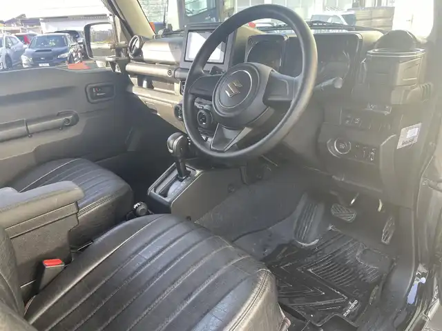 スズキ ジムニー XL 富山県 2024(令6)年 3.3万km ブルーイッシュブラックパール3 革調シートカバー/社外７インチナビ／/フルセグＴＶ／/Ｂｌｕｅｔｏｏｔｈ／/ＤＶＤ再生／/リフトアップサスペンション／/社外マフラー／/ＥＴＣ／/シートヒーター／/スマートキー／/プッシュスタート／/室内ルーフキャリア