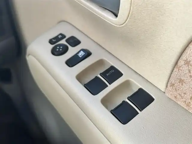 日産 モコ S 東京都 2010(平22)年 9.6万km ミステリアスバイオレットパール CDプレーヤー/純正フロアマット/リモコンキー/電格ミラー/ABS/パワーウィンドウ/パワーステアリング/Wエアバッグ/ハロゲンヘッドライト/保証書、取扱説明書