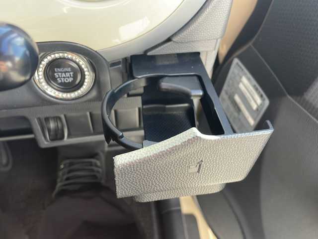 スズキ ラパン X 三重県 2009(平21)年 13.9万km ミルクティーベージュメタリック 社外ナビ/フルセグTV/バックカメラ/HIDヘッドライト/プッシュスタート/スマートキー/純正フロアマット/ドアバイザー/電動格納ミラー/ヘッドライトレベライザー/Wエアバック