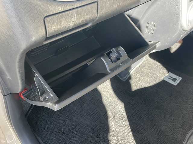 スズキ ラパン X 三重県 2009(平21)年 13.9万km ミルクティーベージュメタリック 社外ナビ/フルセグTV/バックカメラ/HIDヘッドライト/プッシュスタート/スマートキー/純正フロアマット/ドアバイザー/電動格納ミラー/ヘッドライトレベライザー/Wエアバック