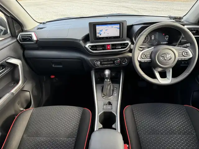 トヨタ ライズ Z 兵庫県 2025(令7)年 1万km シャイニングホワイトパール 社外ナビ/バックモニター/純正17インチアルミホイール/ETC/両前席シートヒーター/LEDヘッドライト/フォグランプ（F/R）/オートハイビーム/レーダークルーズコントロール/電子パーキング＆オートホールド/Pセンサー