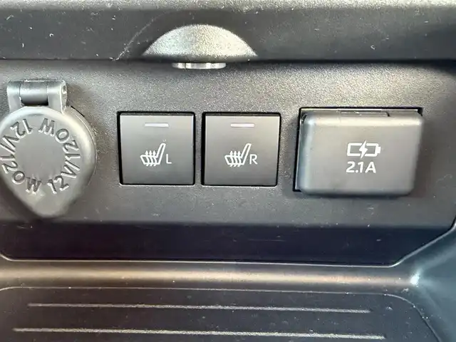 トヨタ ライズ Z 兵庫県 2025(令7)年 1万km シャイニングホワイトパール 社外ナビ/バックモニター/純正17インチアルミホイール/ETC/両前席シートヒーター/LEDヘッドライト/フォグランプ（F/R）/オートハイビーム/レーダークルーズコントロール/電子パーキング＆オートホールド/Pセンサー