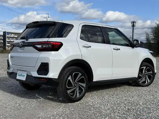 トヨタ ライズ Z 兵庫県 2025(令7)年 1万km シャイニングホワイトパール 社外ナビ/バックモニター/純正17インチアルミホイール/ETC/両前席シートヒーター/LEDヘッドライト/フォグランプ（F/R）/オートハイビーム/レーダークルーズコントロール/電子パーキング＆オートホールド/Pセンサー