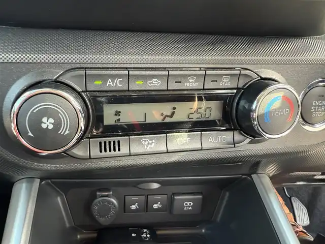 トヨタ ライズ Z 兵庫県 2025(令7)年 1万km シャイニングホワイトパール 社外ナビ/バックモニター/純正17インチアルミホイール/ETC/両前席シートヒーター/LEDヘッドライト/フォグランプ（F/R）/オートハイビーム/レーダークルーズコントロール/電子パーキング＆オートホールド/Pセンサー