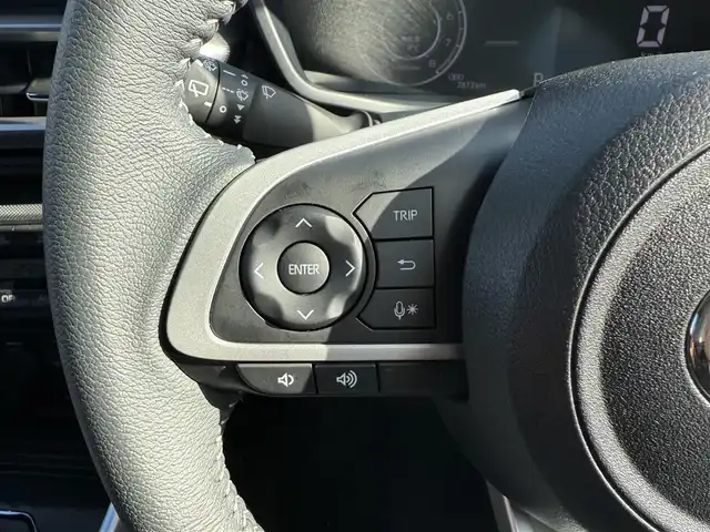 トヨタ ライズ Z 兵庫県 2025(令7)年 1万km シャイニングホワイトパール 社外ナビ/バックモニター/純正17インチアルミホイール/ETC/両前席シートヒーター/LEDヘッドライト/フォグランプ（F/R）/オートハイビーム/レーダークルーズコントロール/電子パーキング＆オートホールド/Pセンサー