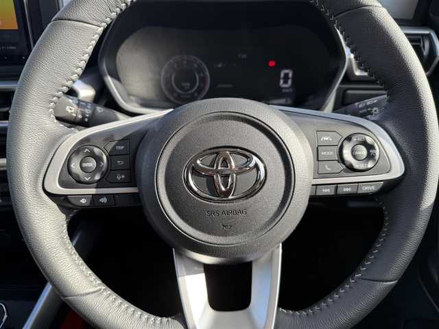 トヨタ ライズ Z 兵庫県 2025(令7)年 1万km シャイニングホワイトパール 社外ナビ/バックモニター/純正17インチアルミホイール/ETC/両前席シートヒーター/LEDヘッドライト/フォグランプ（F/R）/オートハイビーム/レーダークルーズコントロール/電子パーキング＆オートホールド/Pセンサー