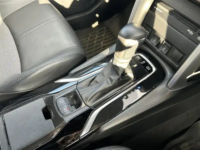 トヨタ カローラ クロス ハイブリッド Z 広島県 2022(令4)年 1.8万km プラチナホワイトパールマイカ モデリスタ18インチAW/モデリスタエアロ　/純正９インチディスプレイオーディオ　/ 「ナビ/Bluetooth/フルセグ/CD/DVD」/全方位カメラ　/ブラインドスポットモニター/レーダークルーズコントロール　/クリアランスソナー　/電動リアゲート　/前席シートヒーター/D席パワーシート/ビルトインＥＴＣ/前後ドライブレコーダー/衝突軽減ブレーキシステム/車線逸脱防止システム/オートハイビーム/LEDヘッドライト（AUTO機能付き）/ヘッドライトレベライザー/スマートキー/プッシュスタート