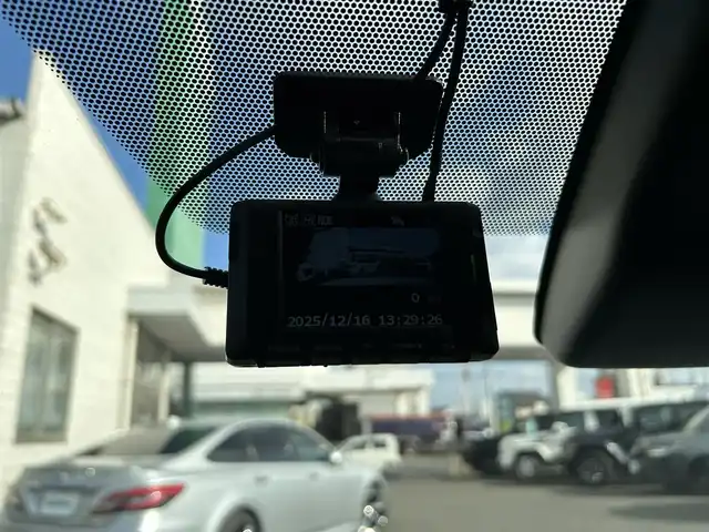 トヨタ カローラ クロス ハイブリッド Z 広島県 2022(令4)年 1.8万km プラチナホワイトパールマイカ モデリスタ18インチAW/モデリスタエアロ　/純正９インチディスプレイオーディオ　/ 「ナビ/Bluetooth/フルセグ/CD/DVD」/全方位カメラ　/ブラインドスポットモニター/レーダークルーズコントロール　/クリアランスソナー　/電動リアゲート　/前席シートヒーター/D席パワーシート/ビルトインＥＴＣ/前後ドライブレコーダー/衝突軽減ブレーキシステム/車線逸脱防止システム/オートハイビーム/LEDヘッドライト（AUTO機能付き）/ヘッドライトレベライザー/スマートキー/プッシュスタート