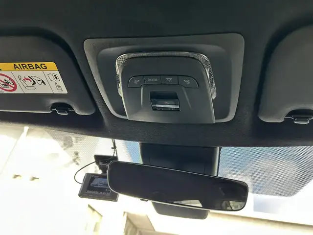 トヨタ カローラ クロス ハイブリッド Z 広島県 2022(令4)年 1.8万km プラチナホワイトパールマイカ モデリスタ18インチAW/モデリスタエアロ　/純正９インチディスプレイオーディオ　/ 「ナビ/Bluetooth/フルセグ/CD/DVD」/全方位カメラ　/ブラインドスポットモニター/レーダークルーズコントロール　/クリアランスソナー　/電動リアゲート　/前席シートヒーター/D席パワーシート/ビルトインＥＴＣ/前後ドライブレコーダー/衝突軽減ブレーキシステム/車線逸脱防止システム/オートハイビーム/LEDヘッドライト（AUTO機能付き）/ヘッドライトレベライザー/スマートキー/プッシュスタート