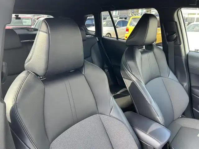 トヨタ カローラ クロス ハイブリッド Z 広島県 2022(令4)年 1.8万km プラチナホワイトパールマイカ モデリスタ18インチAW/モデリスタエアロ　/純正９インチディスプレイオーディオ　/ 「ナビ/Bluetooth/フルセグ/CD/DVD」/全方位カメラ　/ブラインドスポットモニター/レーダークルーズコントロール　/クリアランスソナー　/電動リアゲート　/前席シートヒーター/D席パワーシート/ビルトインＥＴＣ/前後ドライブレコーダー/衝突軽減ブレーキシステム/車線逸脱防止システム/オートハイビーム/LEDヘッドライト（AUTO機能付き）/ヘッドライトレベライザー/スマートキー/プッシュスタート