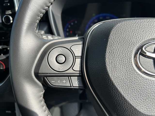 トヨタ カローラ クロス ハイブリッド Z 広島県 2022(令4)年 1.8万km プラチナホワイトパールマイカ モデリスタ18インチAW/モデリスタエアロ　/純正９インチディスプレイオーディオ　/ 「ナビ/Bluetooth/フルセグ/CD/DVD」/全方位カメラ　/ブラインドスポットモニター/レーダークルーズコントロール　/クリアランスソナー　/電動リアゲート　/前席シートヒーター/D席パワーシート/ビルトインＥＴＣ/前後ドライブレコーダー/衝突軽減ブレーキシステム/車線逸脱防止システム/オートハイビーム/LEDヘッドライト（AUTO機能付き）/ヘッドライトレベライザー/スマートキー/プッシュスタート