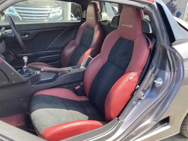 ホンダ Ｓ６６０ モデューロX 静岡県 2018(平30)年 5.6万km アドミラルグレーメタリック 純正オーディオ/専用本革巻きステアリング/ステアリングスイッチ/ステルスブラック塗装Modulo15インチアルミホイール/チタン製シフトノブ/スポーツブレーキパッド/Modulo専用フロアマット/ターボ/スマートキー＆プッシュスタート/ボルドーレッドロールトップ/黒赤スポーツレザーシート/クルーズコントロール/LEDオートヘッドライト/6速MT