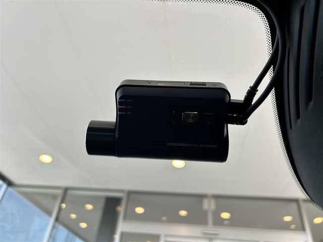 ボルボ ＸＣ４０ B4 AWD インスクリプション 茨城県 2021(令3)年 3.9万km ぺブルグレー 純正ナビ/ワンセグTV/360°カメラ/ETC/前後ドラレコ/パノラマSR/harman/kardon/クリスタルシフトノブ/白革シート/パワーシート/シートヒーター/ステアリングヒーター/ACC/LKA/BLIS/パークアシストパイロット/クロストラフィックアラート/フットトランクオープナー/Wスマホチャージ