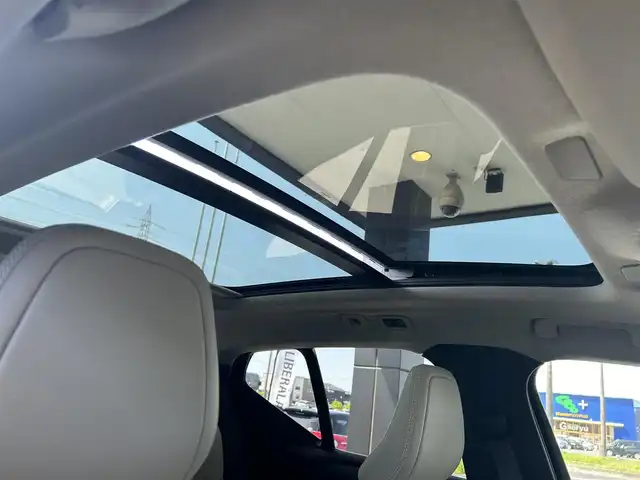 ボルボ ＸＣ４０ B4 AWD インスクリプション 茨城県 2021(令3)年 3.9万km ぺブルグレー 純正ナビ/ワンセグTV/360°カメラ/ETC/前後ドラレコ/パノラマSR/harman/kardon/クリスタルシフトノブ/白革シート/パワーシート/シートヒーター/ステアリングヒーター/ACC/LKA/BLIS/パークアシストパイロット/クロストラフィックアラート/フットトランクオープナー/Wスマホチャージ