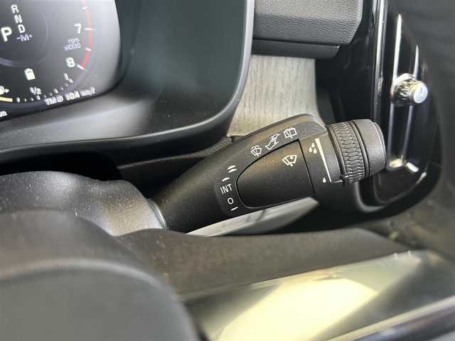 ボルボ ＸＣ４０ B4 AWD インスクリプション 茨城県 2021(令3)年 3.9万km ぺブルグレー 純正ナビ/ワンセグTV/360°カメラ/ETC/前後ドラレコ/パノラマSR/harman/kardon/クリスタルシフトノブ/白革シート/パワーシート/シートヒーター/ステアリングヒーター/ACC/LKA/BLIS/パークアシストパイロット/クロストラフィックアラート/フットトランクオープナー/Wスマホチャージ